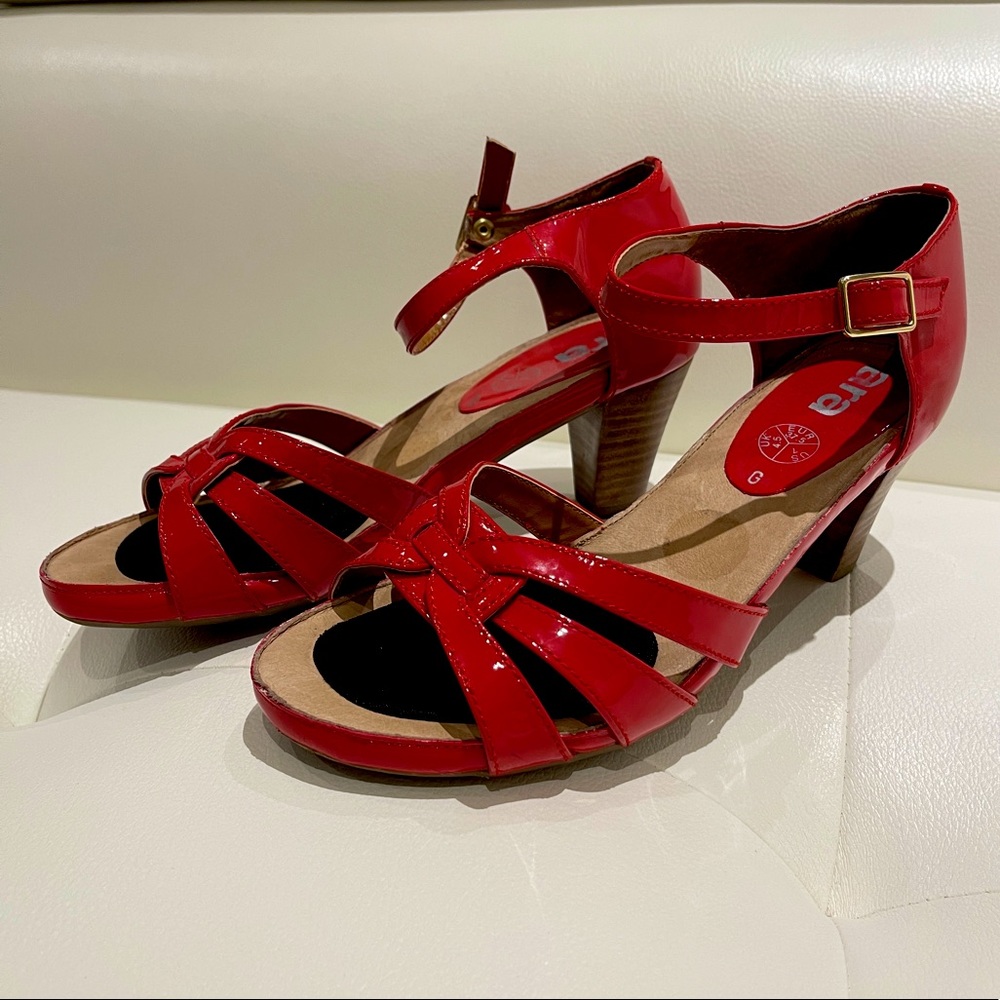 ADORABLE ARA OPEN TOE HEELED SANDALS!